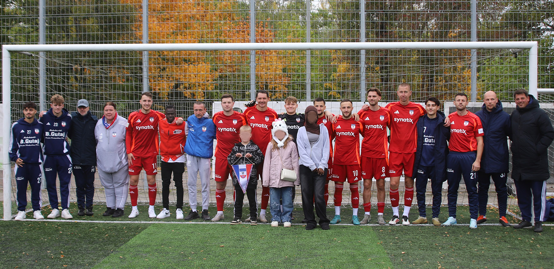 Preussen-Gäste beim Spiel gegen Tündern: Mädchen und Jungen aus dem Kinderheim