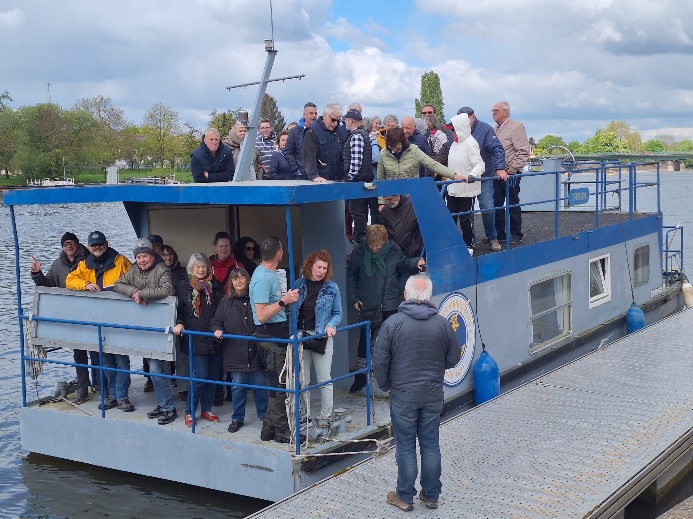 Highlight im Wonnemonat Mai: Mit der Triton auf der Weser stromaufwärts