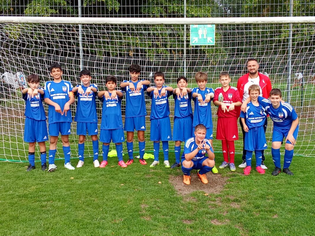 C-JUNIOREN: Verspäteter Start in die Saison gelungen - 14:3 beim JFV Union Bad Pyrmont